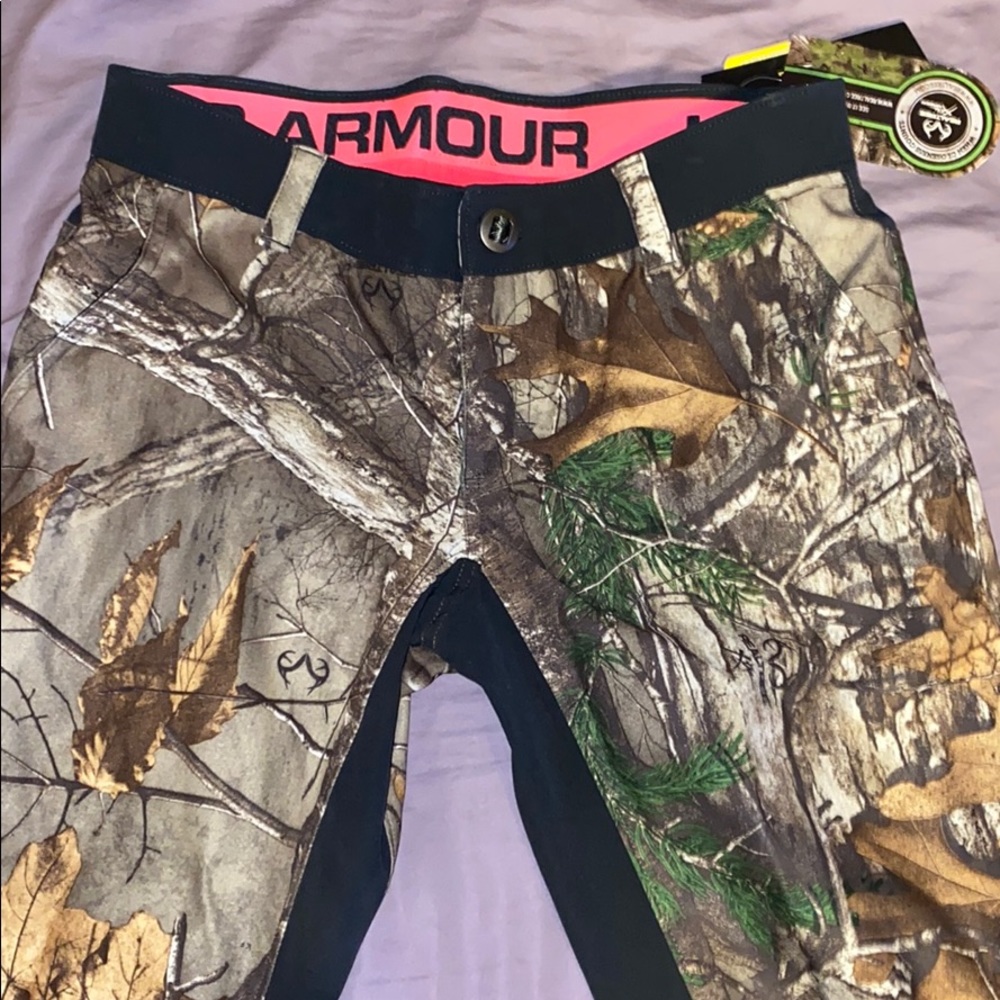 NWT Under Armour camouflage hunting pants